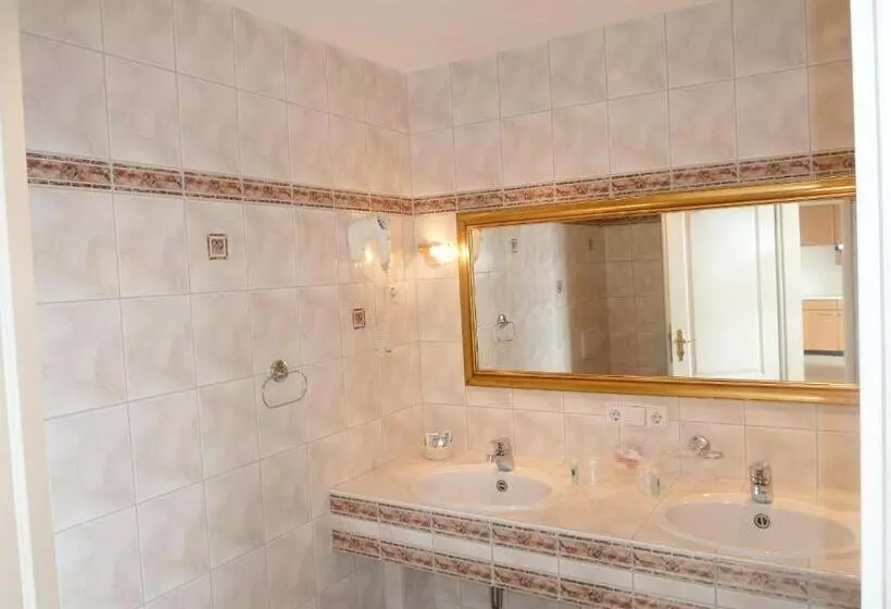 ホテル Gasthof Adler Güttingen