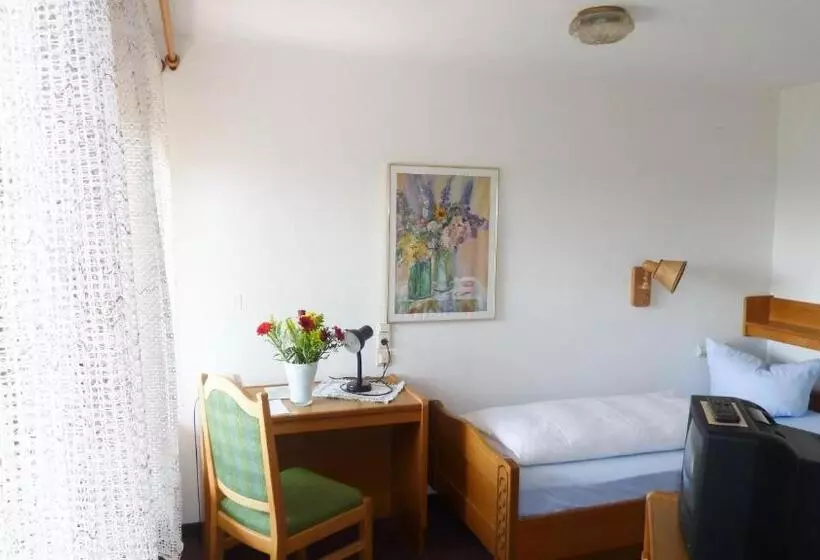 ホテル Gasthof Adler Güttingen