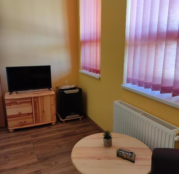 ユースホステル Miklós Fogadó és étterem