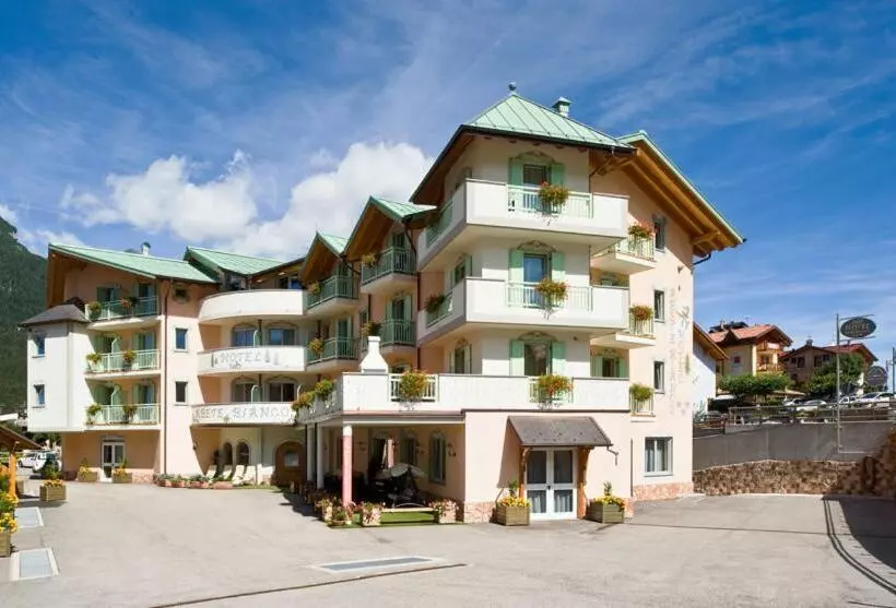 Hotelli Abete Bianco