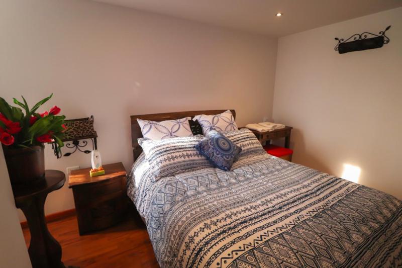 בית מלון כפרי Funza Plaza