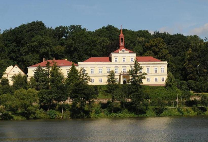 膳宿费 Penzion Zámek Rozsochatec