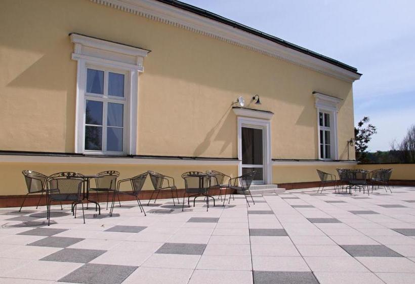 膳宿费 Penzion Zámek Rozsochatec