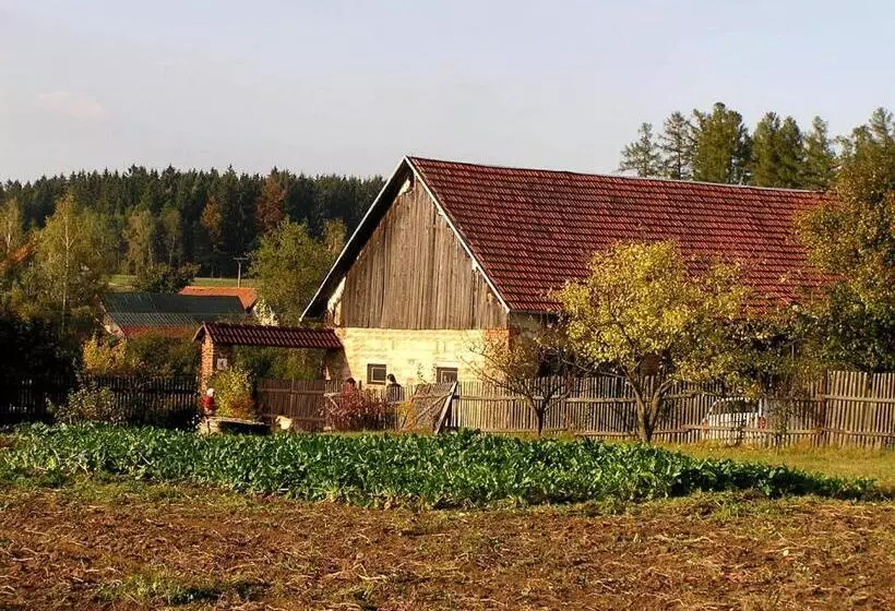 Majatalo Penzion Zámek Rozsochatec