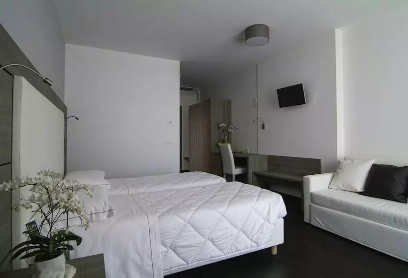 Отель Gardesana