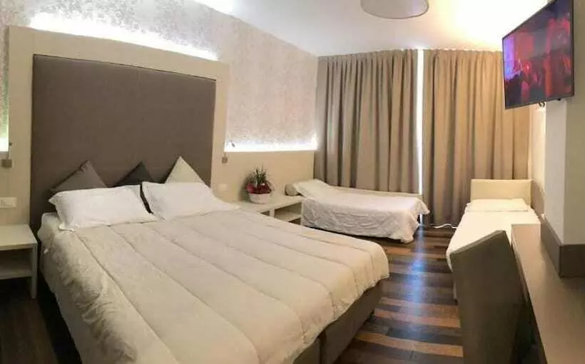 Отель Gardesana