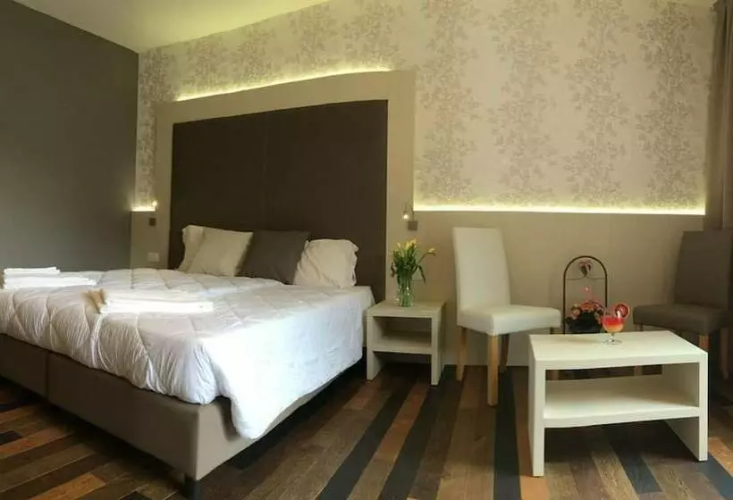 Отель Gardesana