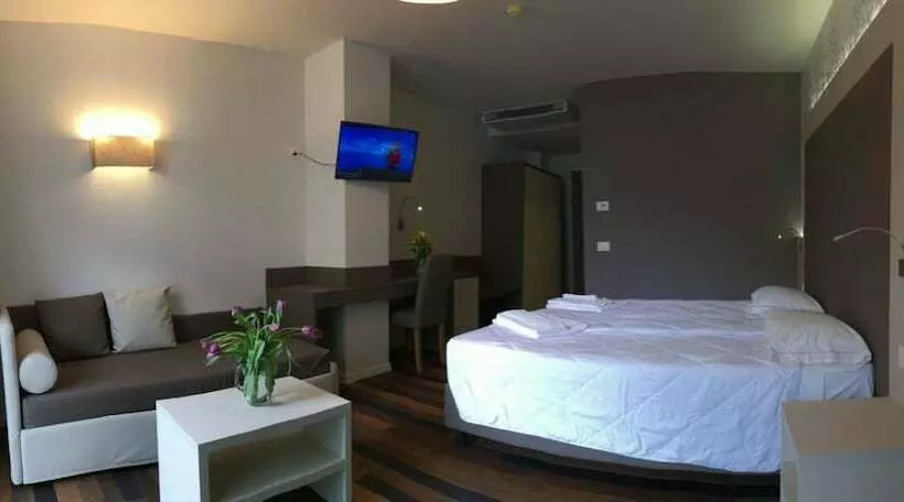 Отель Gardesana