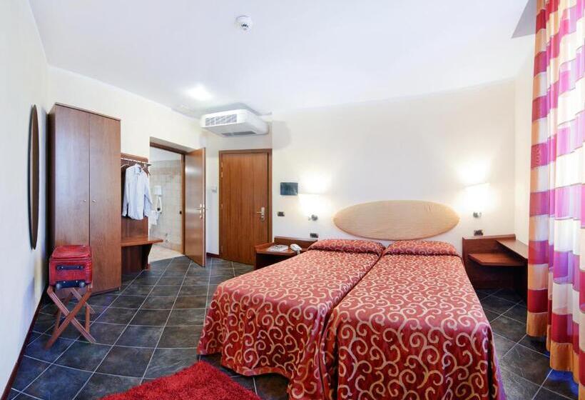 호텔 Antico Albergo Madonna