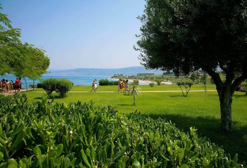 Отель Baia Della Rocchetta