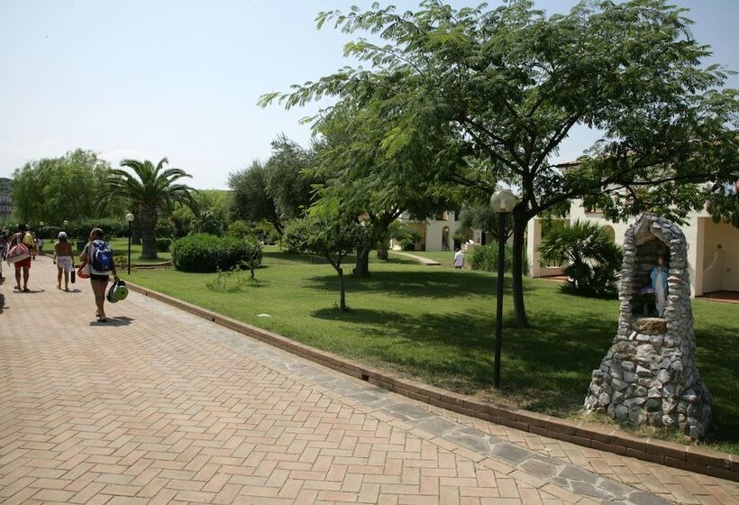 Отель Baia Della Rocchetta