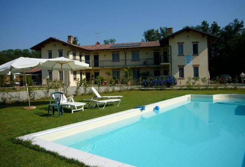 ホテル Cascina Vignole