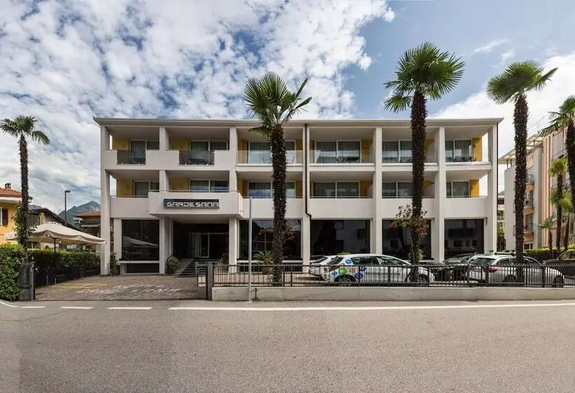 Отель Gardesana