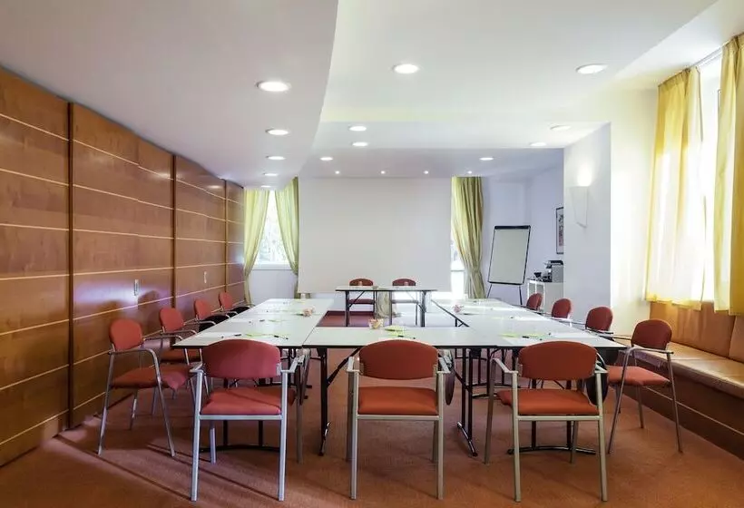 Отель Ibis Styles Bari Giovinazzo