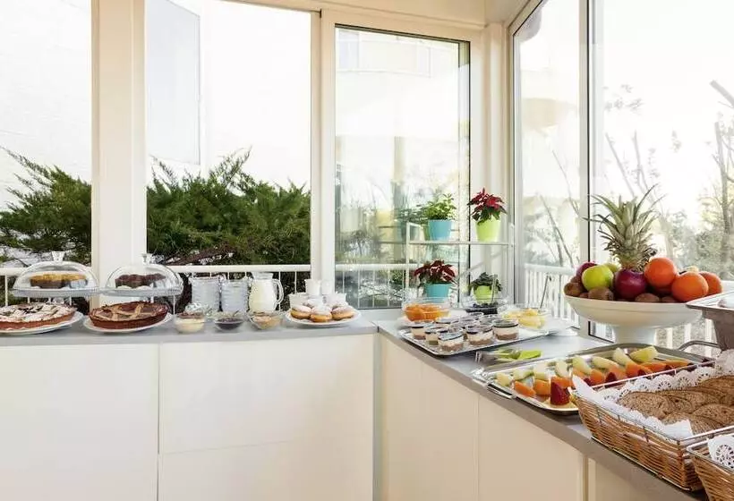 Отель Ibis Styles Bari Giovinazzo