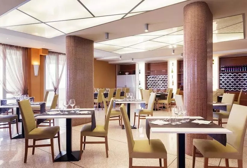 Отель Ibis Styles Bari Giovinazzo