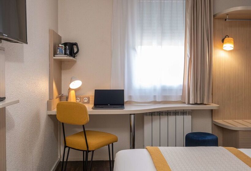 هتل Kyriad Lyon Est Bron Eurexpo Le Cottage