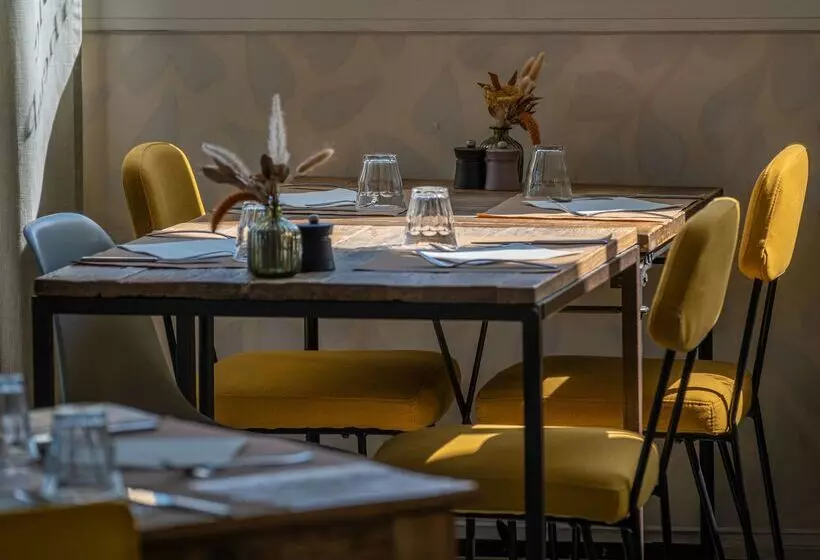 هتل Kyriad Lyon Est Bron Eurexpo Le Cottage