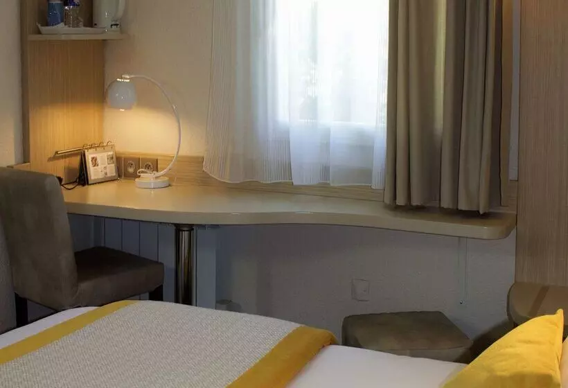 هتل Kyriad Lyon Est Bron Eurexpo Le Cottage