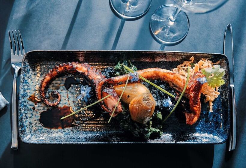 Отель Mercure Toulon La Seynesurmer