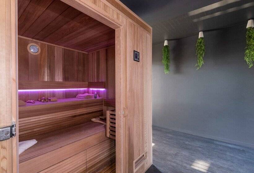 Отель Mercure Toulon La Seynesurmer