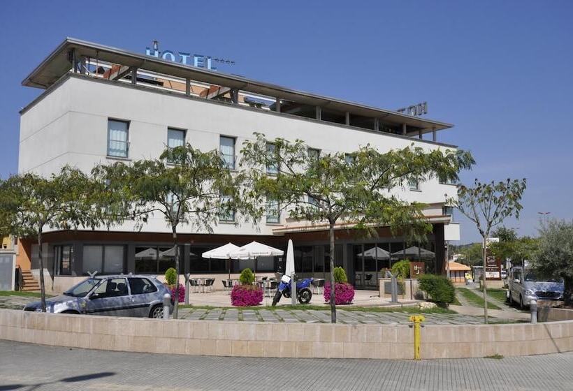 فندق Palau De Girona