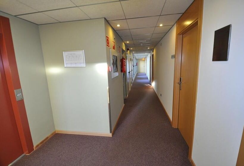 فندق Palau De Girona