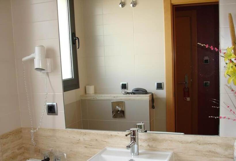 فندق Palau De Girona