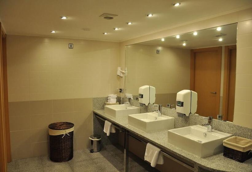 فندق Palau De Girona