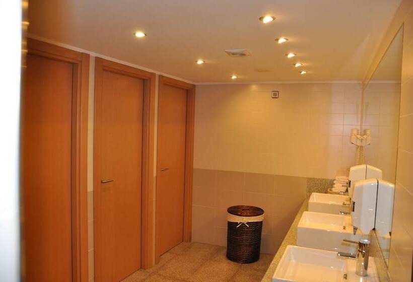 فندق Palau De Girona