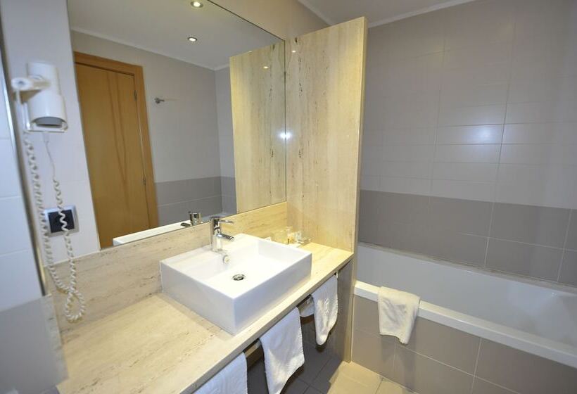 فندق Palau De Girona