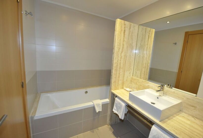 فندق Palau De Girona