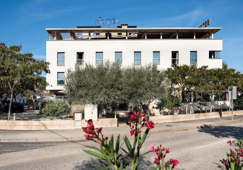 ホテル Palau De Girona