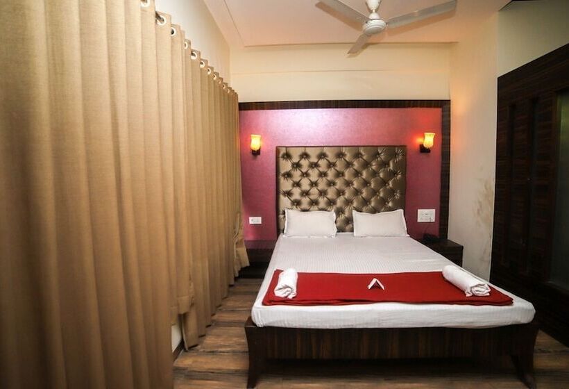 酒店 Seashell Beach Resort