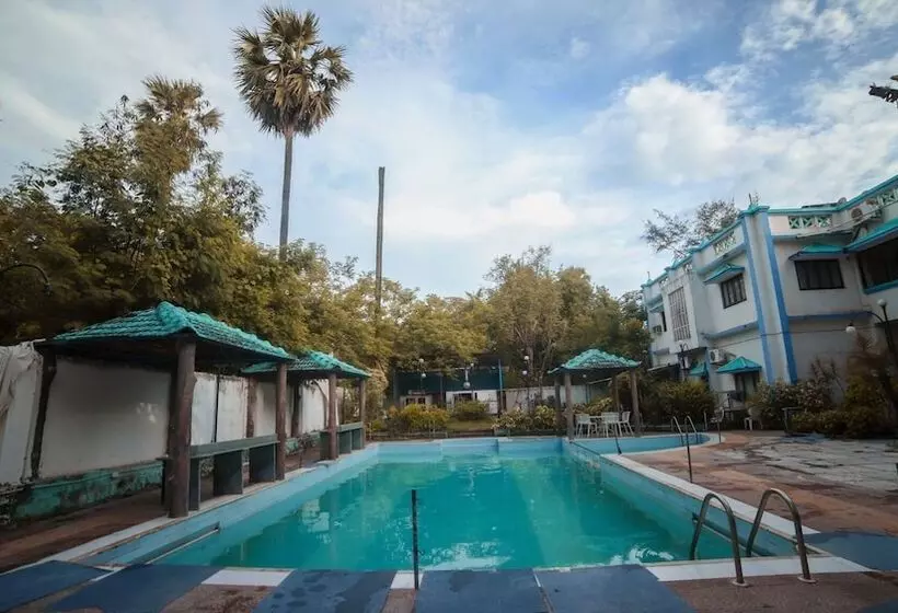 Hotelli Seashell Beach Resort