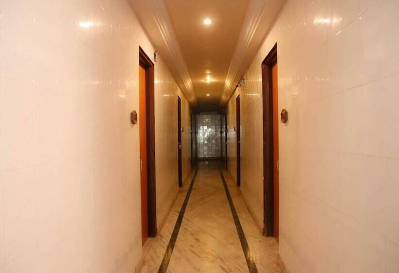 酒店 Seashell Beach Resort