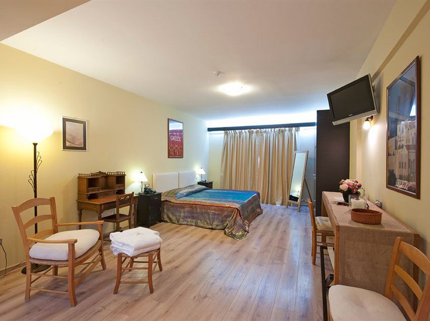 Отель Efplias  Apartments And Suites