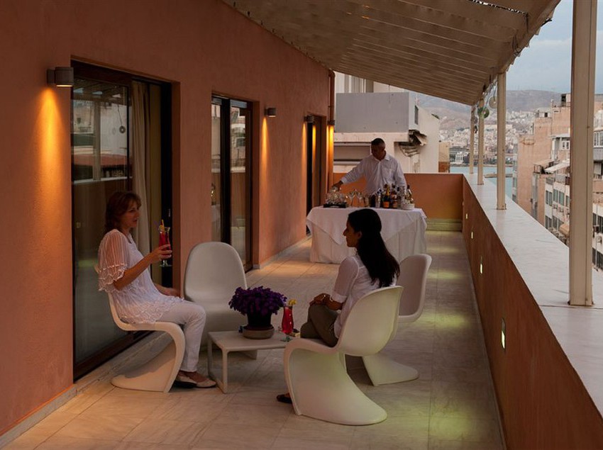 Отель Efplias  Apartments And Suites