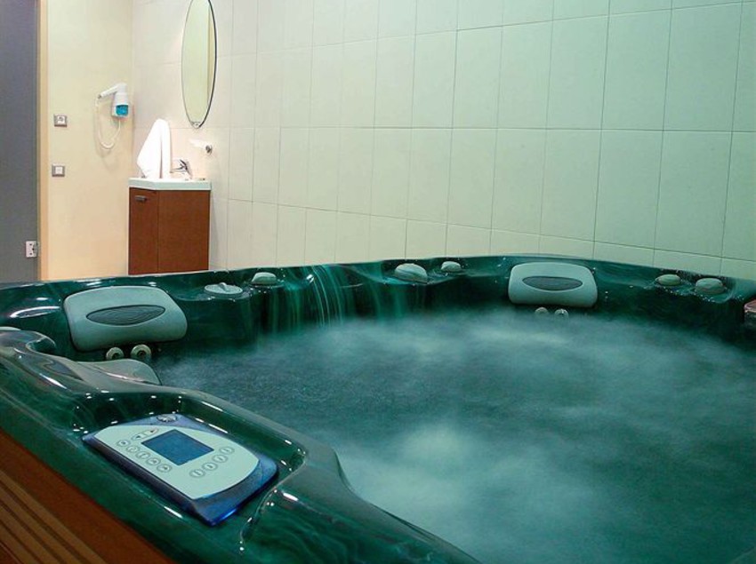 Отель Efplias  Apartments And Suites