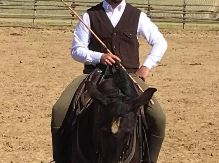 فندق Agriturismo Giuncola E Granaiolo