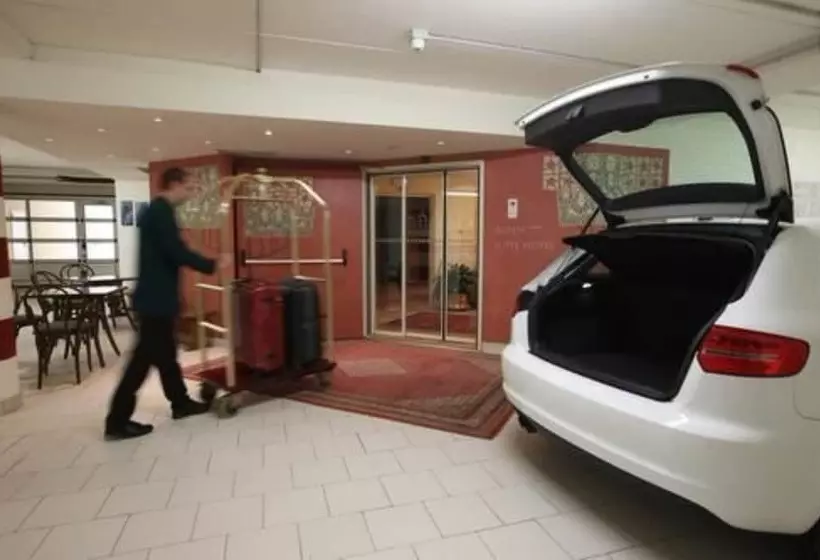 בית מלון כפרי Alpen Suite