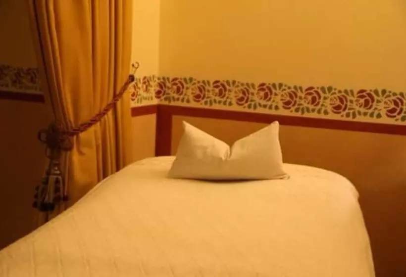 בית מלון כפרי Alpen Suite