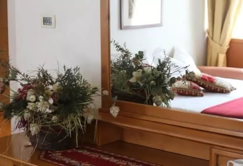 בית מלון כפרי Alpen Suite