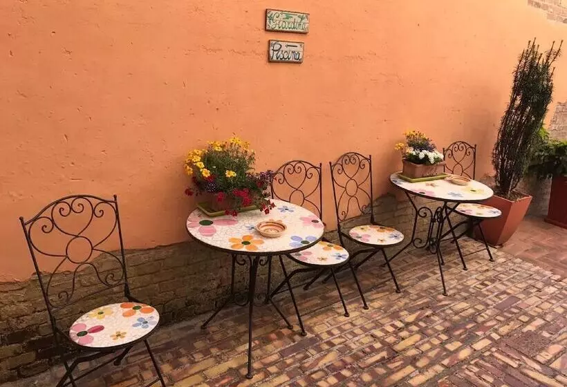 בית מלון כפרי Borgo Antico