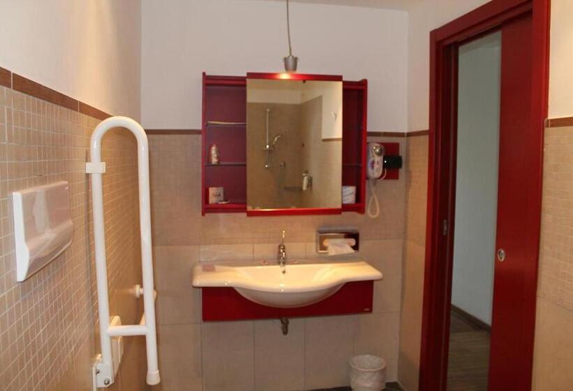 هتل Cascina Scova Resort