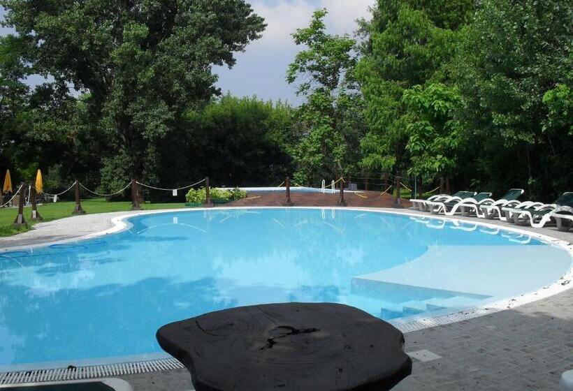 هتل Cascina Scova Resort