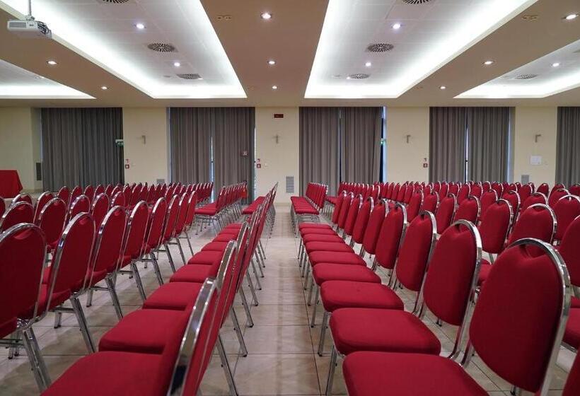 호텔 Cremona Palace