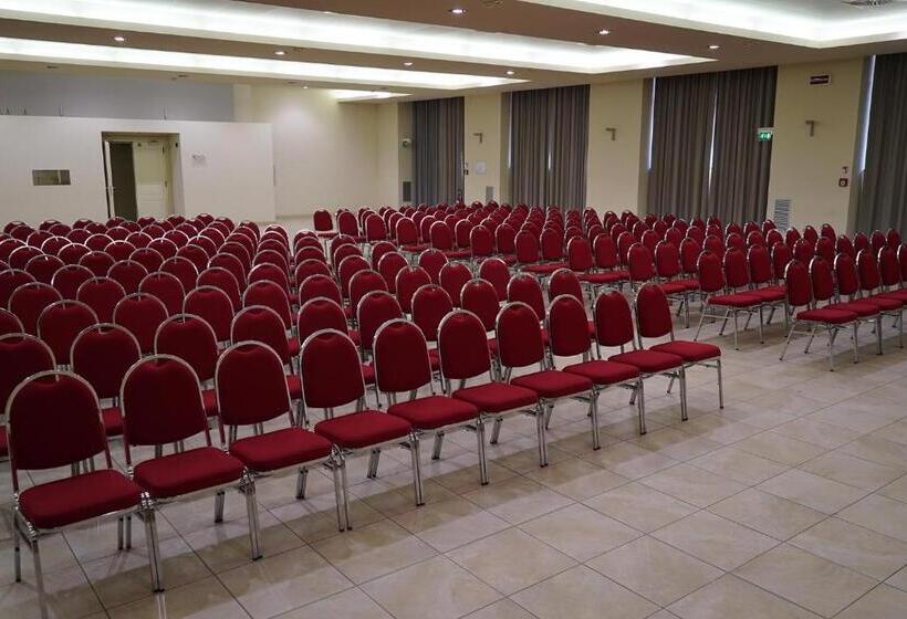 호텔 Cremona Palace