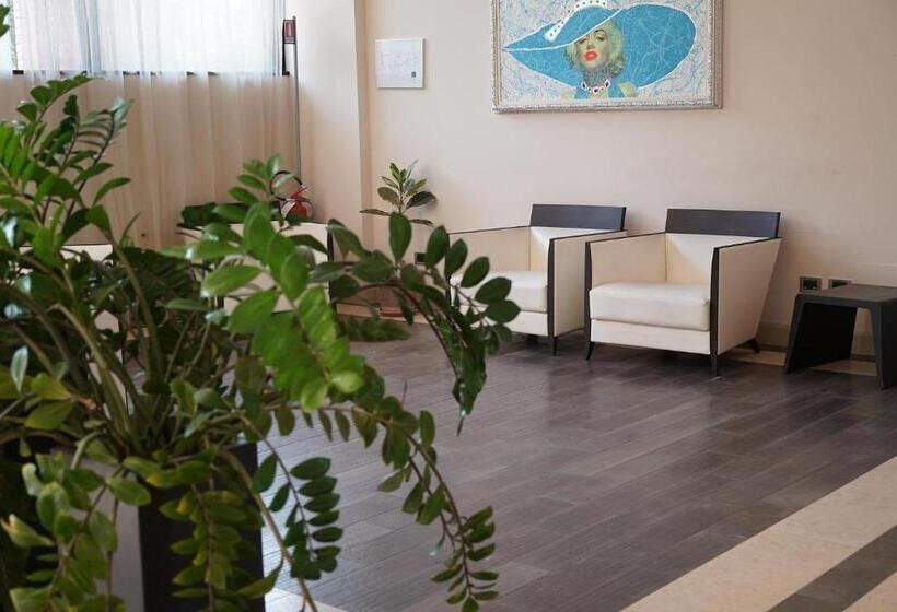 호텔 Cremona Palace