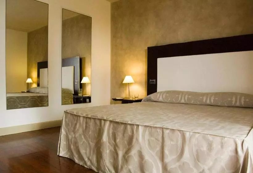 هتل Cremona Palace